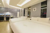 Haeundae Wow Motel - Motels