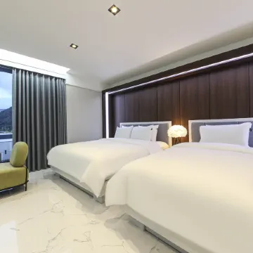 Daegu Hyeoksindosi Golden Calf