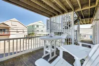 Carolina Beach Condo with Deck Steps to Shore! - Spa