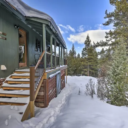 3 Mi to Ski Slopes! Hot Tub Haven in Breckenridge
