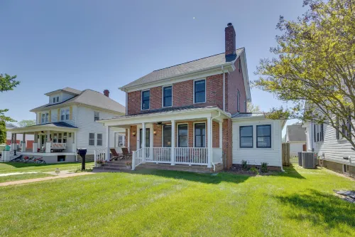 Beautiful Colonial Home on the Choptank River - parking