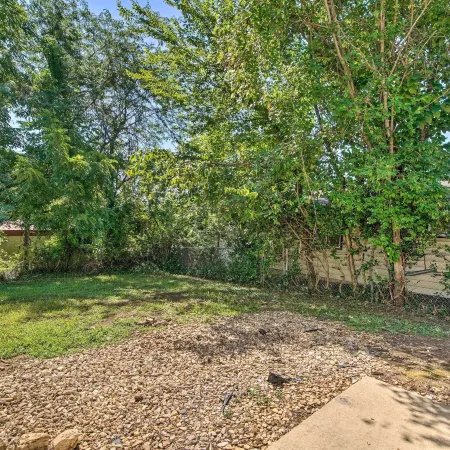 Airy Townhome Close to Kayaking and Boating!