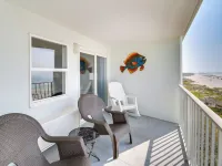 Orange Beach Condo w/ Pool Access & Gulf Views! Hotels in Orange Beach