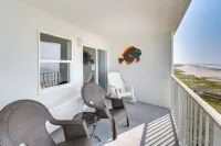 Orange Beach Condo w/ Pool Access & Gulf Views!