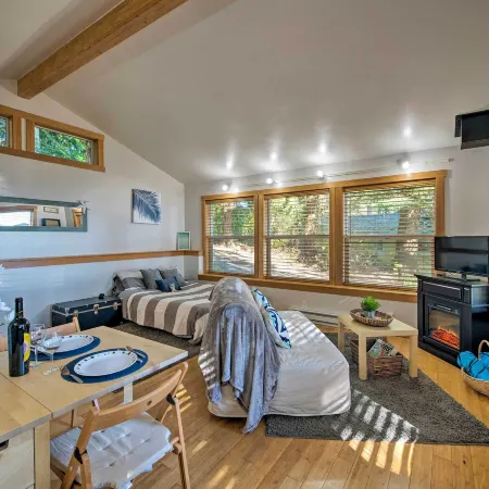 Puget Sound Escape Private Beach and Oversized Deck
