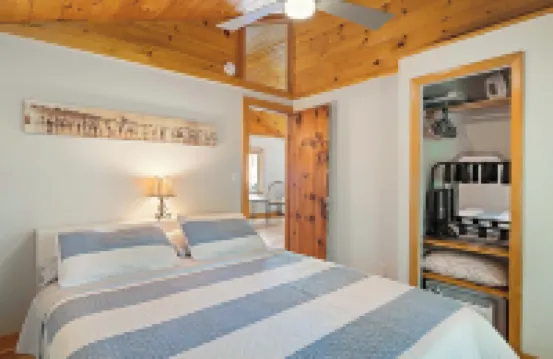 Beach Cottage in the Trees and Near the Sea.Bigger Than it Looks!!