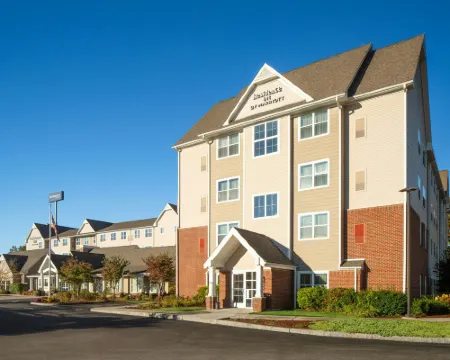 Residence Inn Springfield Chicopee チコピーのホテル