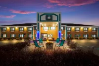 Clarion Pointe Harrodsburg-Danville Hotels in Danville