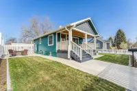 Kanons Kottage Downtown Retreat Near Rmnp - 4-Star