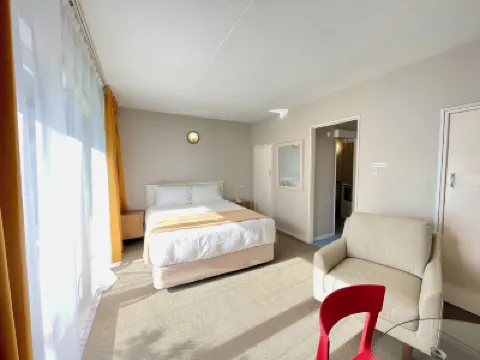 Mount Eden Motel Hotels near Mount Eden