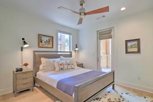 Lake LBJ Condo w/ Balcony & Shared Boat Docks - Boutique