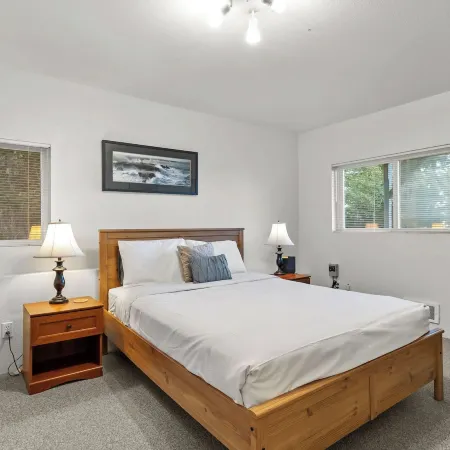 Incredible Water Views, Deck Relaxing Retreat Greenbank Getaway by Avantstay