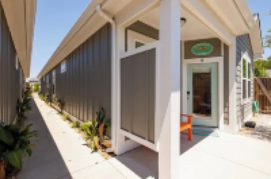 CrabaCabana: the Heart of Corolla Beach Life/Steps to Sand<10 Min.