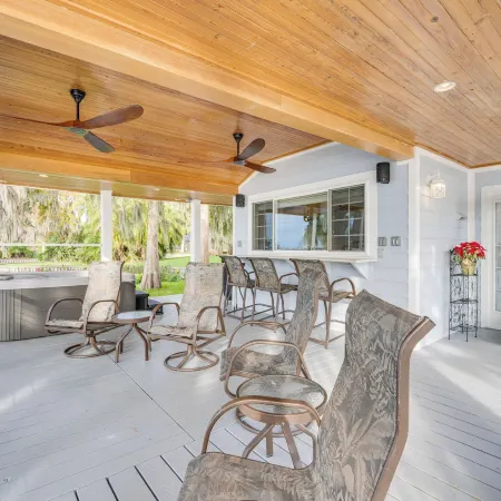 Hot Tub and Fire Pit Lakefront Home on Lake Eloise