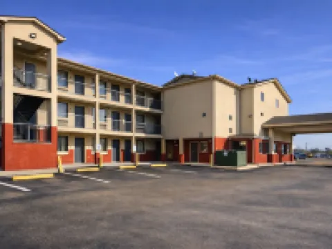 Spring Place Inn & Suites Hotels in Millington