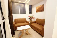 Hotel Raj Residency - 2 stelle