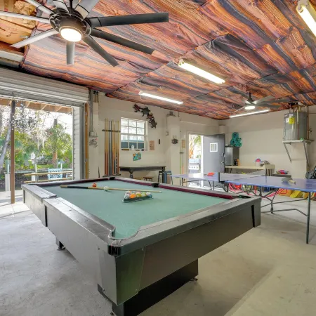 Waterfront Weeki Wachee Home w/ Dock & Game Room!