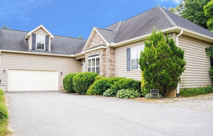 Fairview Vista by AvantStay
