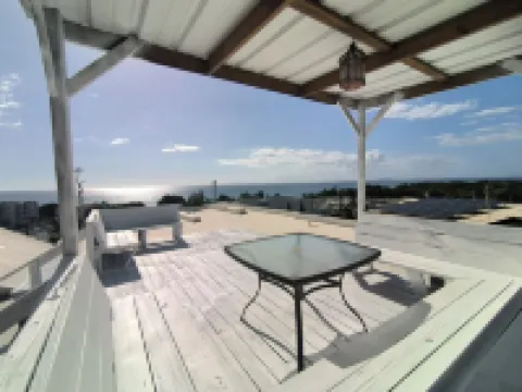 Sky House. Charming 4-bedroom home, fast WiFi, A/C in enchanting Rincón
