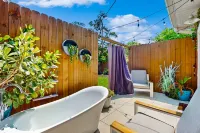 Spacious Dog-friendly House Near Beaches, Historic Downtown W/beach Access - Bungalows