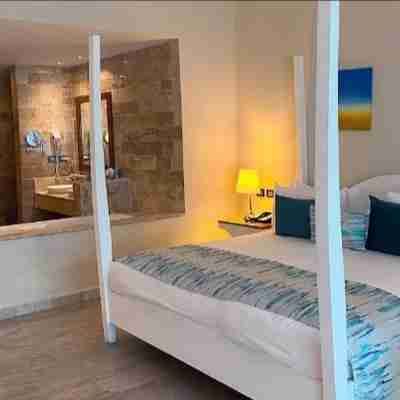 Modern Beach Studio next to the beach   All inclusive Rooms