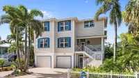 5-Bedroom Vacation Home in the Village with Just a Short Walk to Captiva Beach!