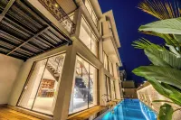 ELIVAAS Valley View 5BHK Villa With Pool - Pools