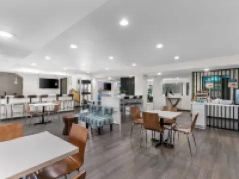 クラリオン ポワント ミルウォーキー エアポート ミルウォーキーのホテル