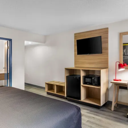 Super 8 by Wyndham Chicago IL