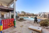 NEWHOUSE MANSION DALLAS TOP 10 Vacation Rental  POOL and SPA3 Acres Of Land