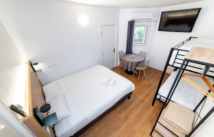HOTEL KYRIAD DIRECT MACON SUD