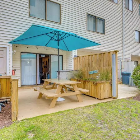 Steps to Ocean Convenient Myrtle Beach Townhome!