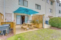 Steps to Ocean Convenient Myrtle Beach Townhome! - Bungalows