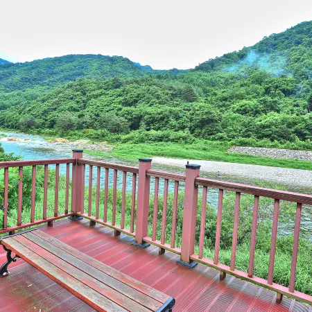Inje Twelve Fairy Valley Pension Отели рядом с достопримечательностью «Храм Baekdamsa»
