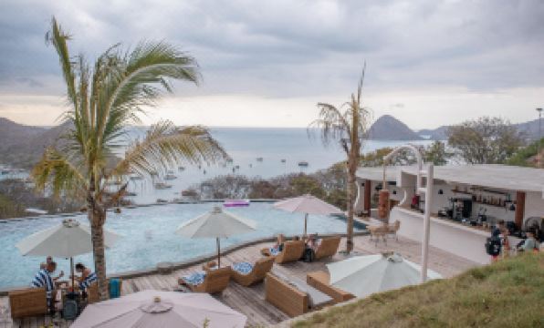 La Cecile Hotel & Cafe Komodo