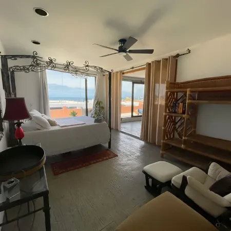 Jacuzzi, Oceanfront Community Huge Ocean View 5 Bedroom Home Gated 24/7 Security