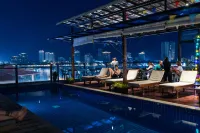 Onederz Phnom Penh - مسبح على السطح