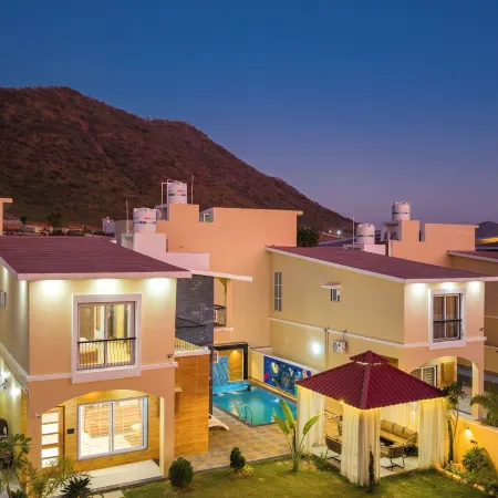 ELIVAAS Palazao Stunning Villa With Pool