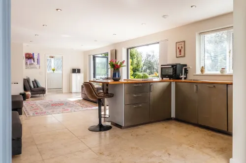 Stunning 1 BD Home in Worcestershire - 2-Star