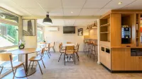 Premiere Classe Versailles - ST-Cyr-l'Ecole - parking