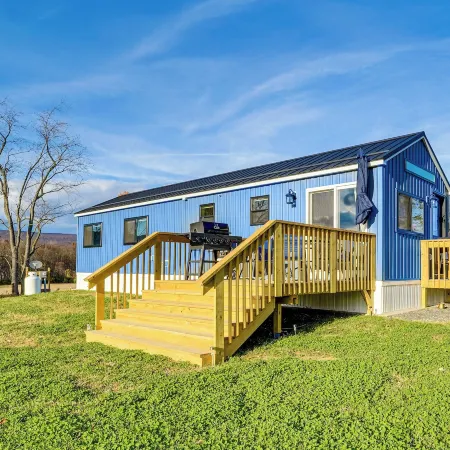 Little Blue Cabin! Country Stay Near Williamsport