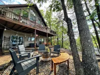 Lakefront A-Frame: Private Dock, Kayaks & Sauna – Sleeps 12, Chesapeake Bay