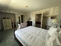 Strawtown Inn & Events