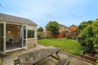 Charming House With Garden in Aylesbury - Wifi
