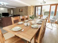 Tithe Barn, Lyneham - Lyx