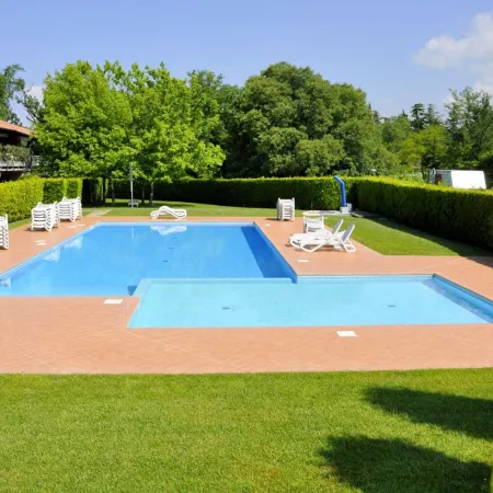 Vibrant Holiday Home in Lazise with Swimming Pool Near 2 Lakes