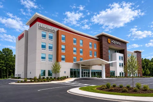 La Quinta Inn & Suites by Wyndham Mebane - 3-Star