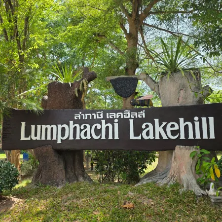 Lumphachi Lakehill Resort