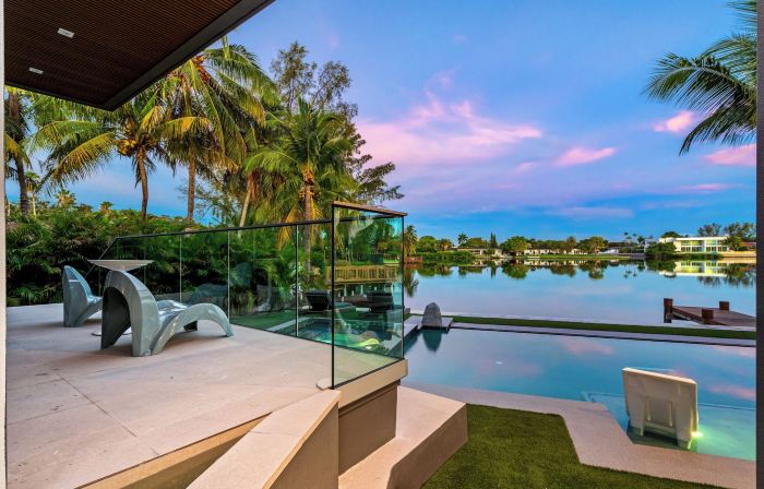 Signature Waterfront Villa by the Glamhomes