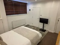 Boutique Dairy Conversion Near Ilford Station - Bungalows
